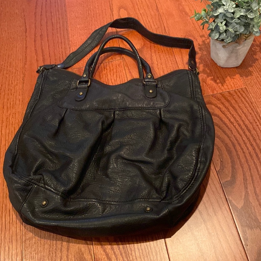 GAP black leather handbag